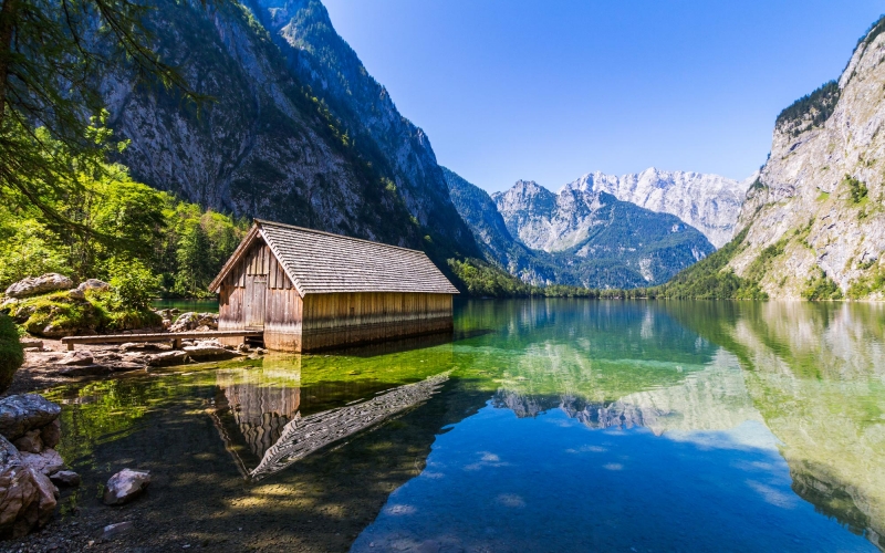 fantastic-views-of-the-turquoise-lake-obersee-under-sunlight-638764534_3869x2579